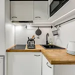 Modern Loft In Center